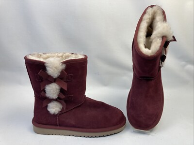 Koolaburra Victoria Short Winter Boots Womens Zinfandel Double Bow Suede Sz 7