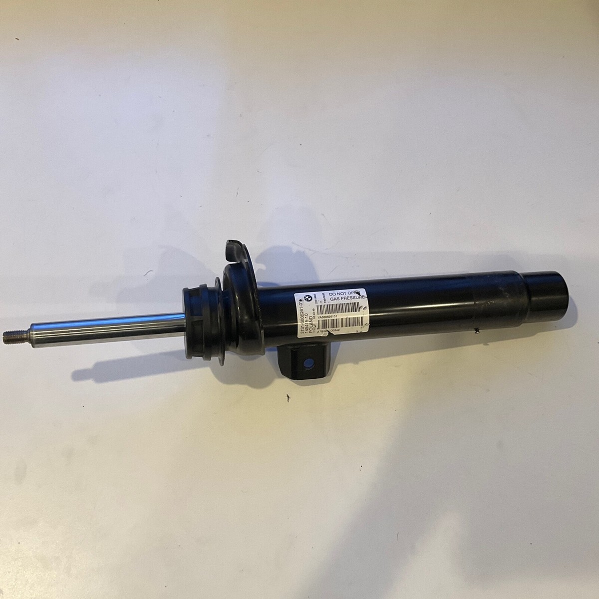 掛軸 313 BMW 2014-2020 F36 Left Side Strut Shock Absorber Front 3131