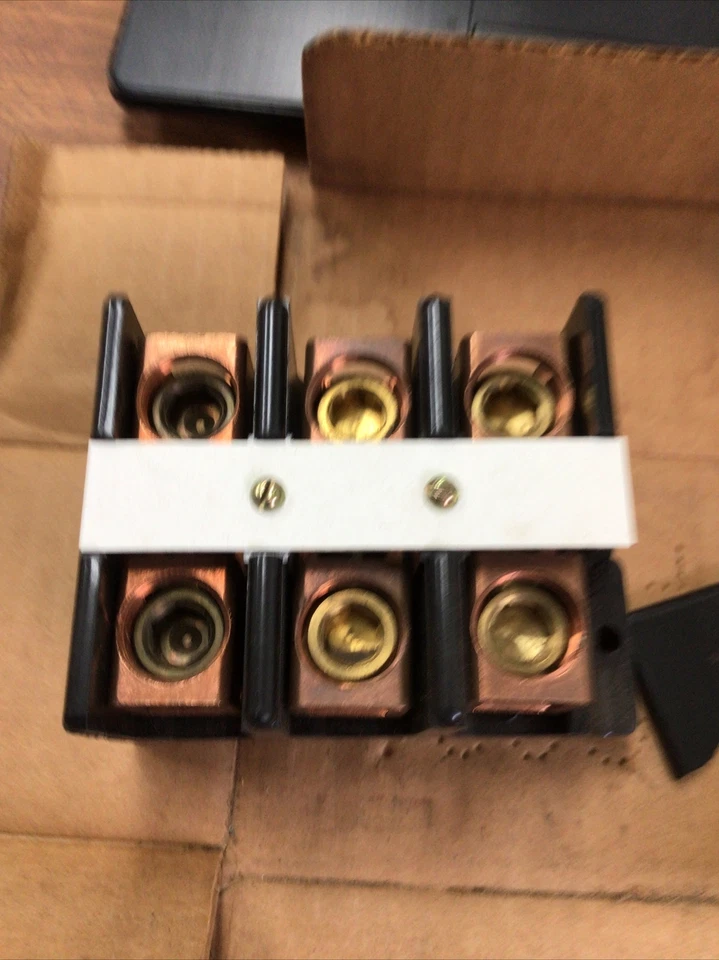 Square D Class 9080 Type V-3 600 Volt Terminal Block 3 Pole (TA41MS) - Image 2 of 4