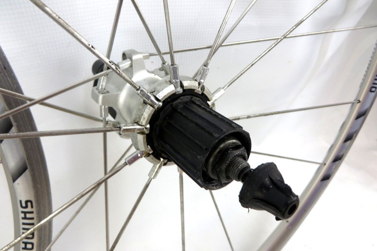 SHIMANO WH-R550 WHEELSET Road Bicycle Wheels 1980g 16/20 Spoke