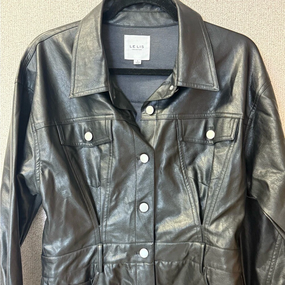 Mameluco Le Lis para mujer talla grande imitación cuero vanguardista negro manga larga Foto 4 de 4