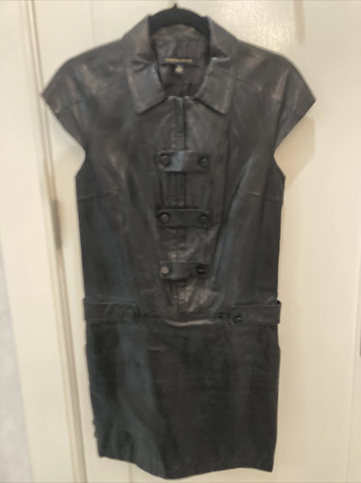 "Vestido de cuero negro Cynthia Steffe 35"" mangas largas" Foto 2 de 3