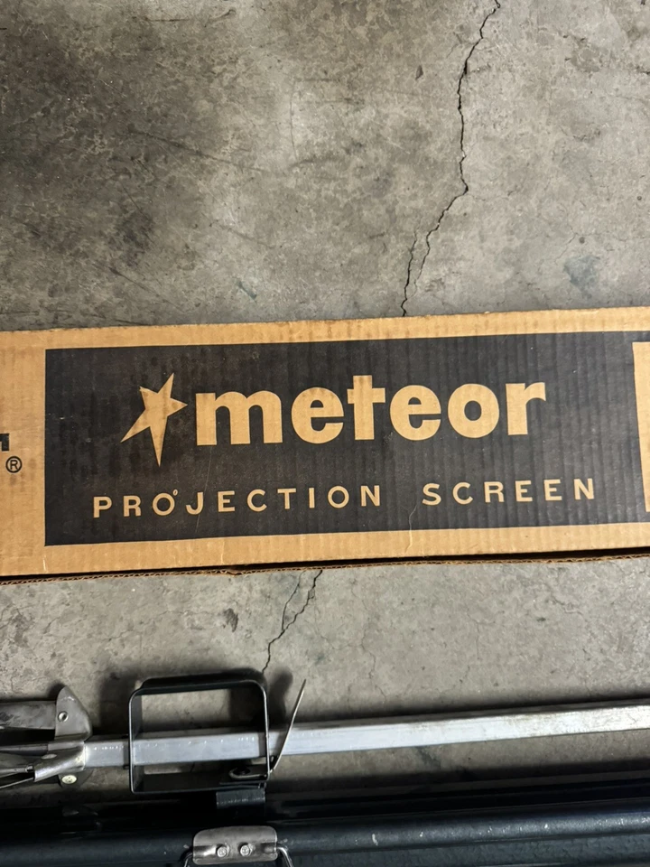 VINTAGE NOS Radiant Meteor Movie Screen for Projector "R" Size 30 x 40 - USA - Image 4 of 4