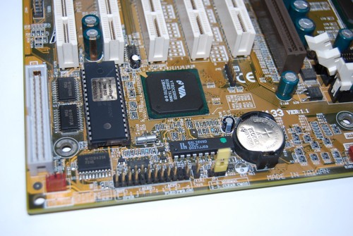 Motherboard Socket 370: CPU VIA C3 Ezra 1Ghz, 128 RAM, Iwill VX133, Nvidia TNT2 - Picture 4 of 12
