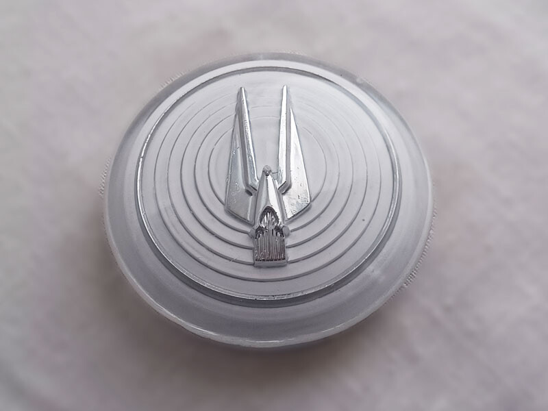 1957-58 Studebaker Silver Hawk Horn Button Silver on Pearl White