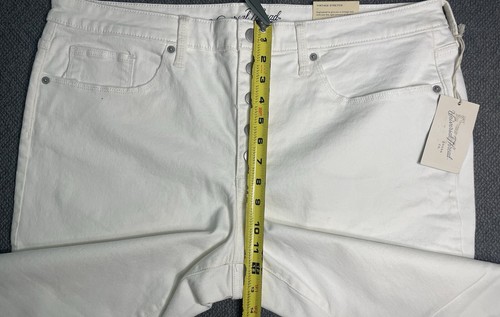 Pantalones de mezclilla rectos recortados de tiro alto blancos para mujer Universal Thread nuevos con etiquetas - Imagen 11 de 14