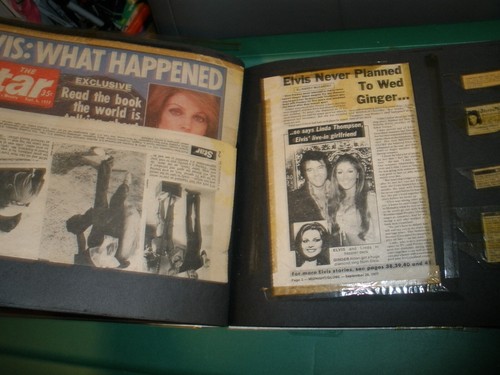 Vintage Elvis Presley Scrapbook Newspaper Clippings 14"x11" - Picture 10 of 14