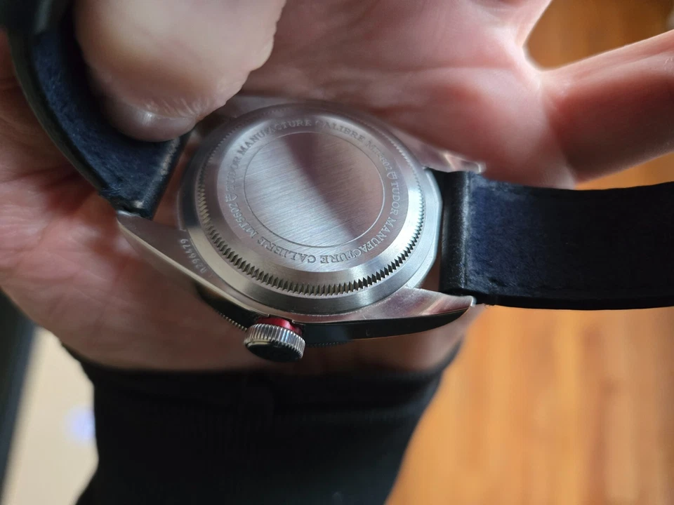 Tudor Black Bay Burgandy 79230 Foto 2 de 4