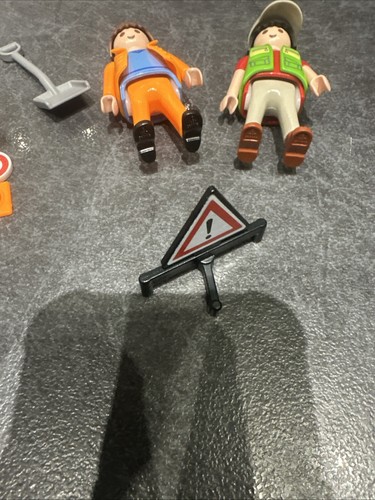 PLAYMOBIL Construction Road Workers - Picture 2 of 2