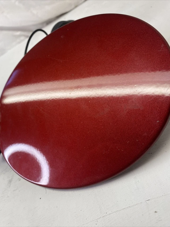 Mazda 6 Mazda6 2003-2008 sedán tapa de llenado de combustible tanque de gasolina cubierta de puerta roja OEM Foto 2 de 4