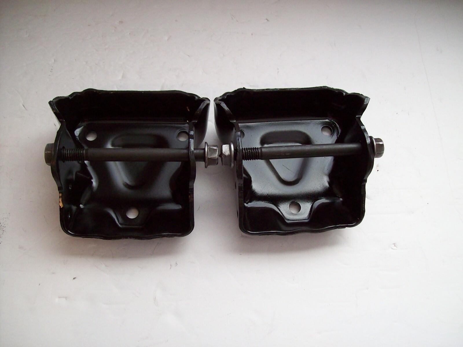 Chevy Truck Car V8 Motor Mount Brackets GM Clam Shell 305 350 400 454