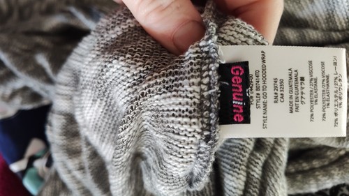 Womens. Volcom. Size 12. Medium. Gray. Light Weight Cardigan - Picture 6 of 6