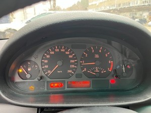 BMW E46 Benzin Schaltgetriebe OEM Kombiinstrument Tacho KM/H
