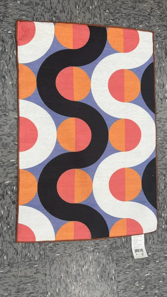 Linon Outdoor Washable Jupiter Orange And Pink 2' X 3' Area Rugs RUGOW2123 - Image 3 of 4