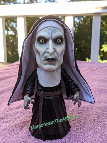 Mezco The Nun Deluxe Stylized 6-Inch Action Figure 2 Faces Valek The Conjuring - Picture 2 of 8