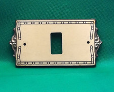 ELETTRICITA'  COPRI INTERRUTTORE OTTONE SATINATO  1  POSTO   PLACCA