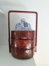 Chinese three-tier lunch basket in red wood and blue-white porcelain lid