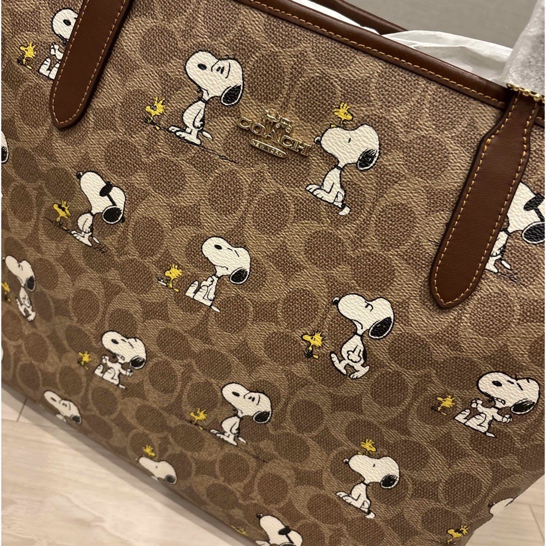 COACH  Brand New Tote Bag  PEANUTS Collaboration Snoopy from Japan image 2