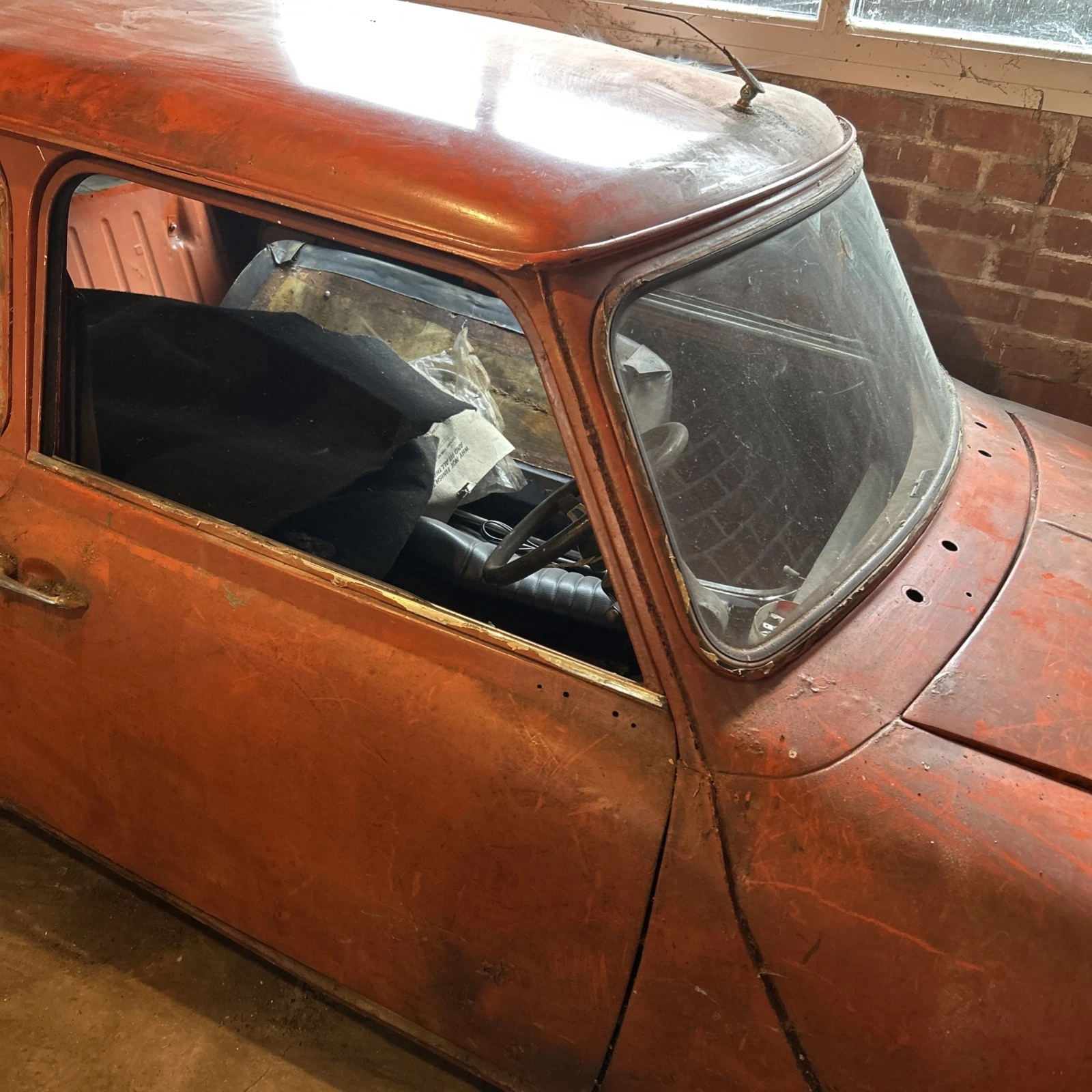 Vintage Classic  1972 Mini 1000, A Rolling Project Perfect For Enthusiasts - Picture 3 of 9