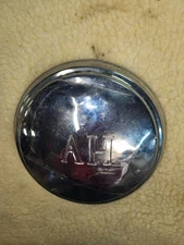 Austin Healey Sprite Hub  cap 1959-1962 OEM USED BUT VERY NICE (AH7)