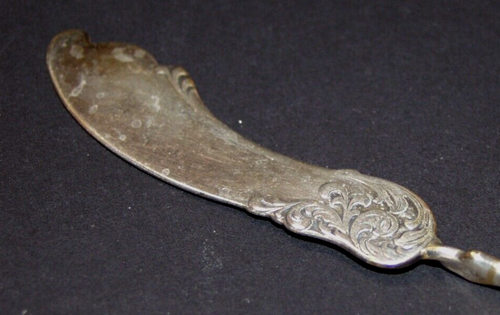 Waldo HE - RIALTO TWIST HANDLE BUTTER KNIFE -Holmes & Edwards 1894 - Sliverplate - Picture 9 of 10