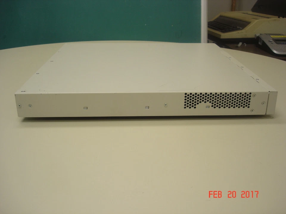 340858-002 CONCENTRADOR DE ALMACENAMIENTO FC COMPAQ RA8000 12 PUERTOS, 340626-002, 30-50549-04 SIN USAR Foto 2 de 4