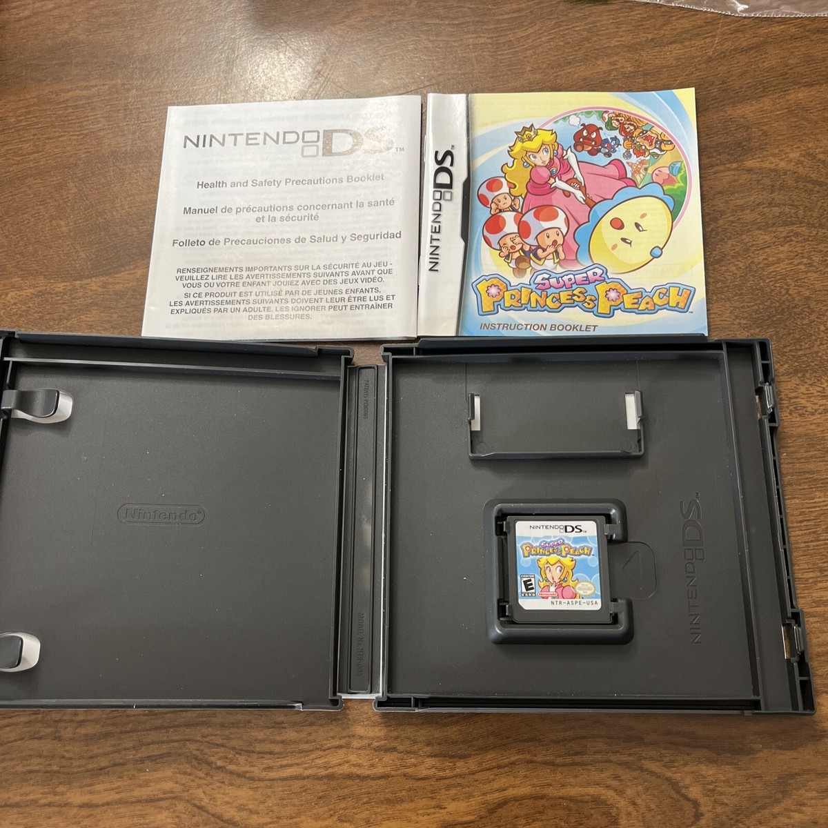 Super Princess Peach (Nintendo DS, 2006) Complete In Box