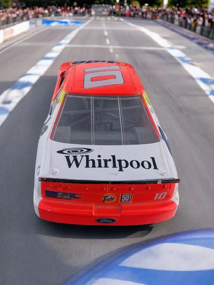 Ricky Rudd #10 Tide, Ford Thunderbird 1997 - Revell 1:24 Foto 4 de 4