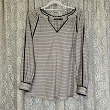 Doe & Rae Top Women's Size Small Long Sleeve V-Neck Boho Tunic