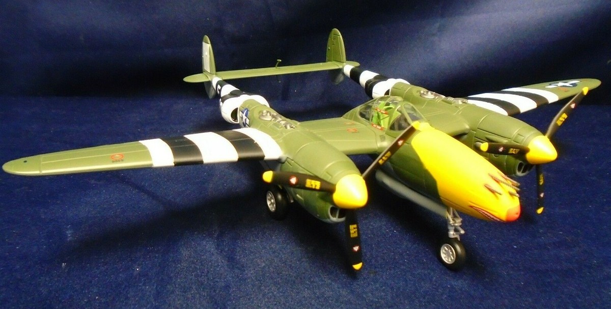 Collection Armour P38 J Lightning USAAF 1:48 Scale Model Collection Armour P38 J Lightning USAAF 1:48 Scale Model