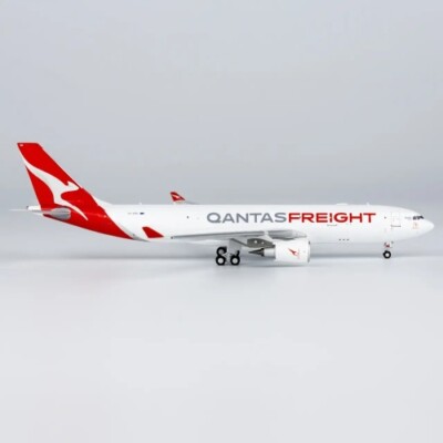 NG Model Airbus A330-200P2F Qantas Freight VH-EBE 1:400 Modellflugzeug