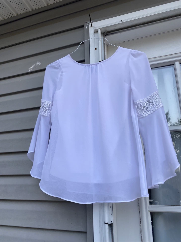 Top Amy Byer Big Niñas Manga Campana con Inserto de Encaje Blanco Talla Grande Foto 2 de 4