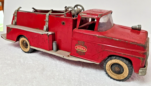 Vintage 1950s Tonka Suburban Pumper Fire Truck 18" Pressed Steel No. 5 USA - Picture 4 of 13