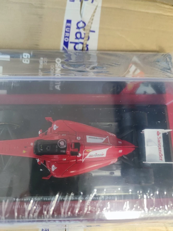 1:24 Ferrari F150 - Fernando Alonso - 2011 150° Unità D'Italia - Con Vetrina - Immagine 3 di 4