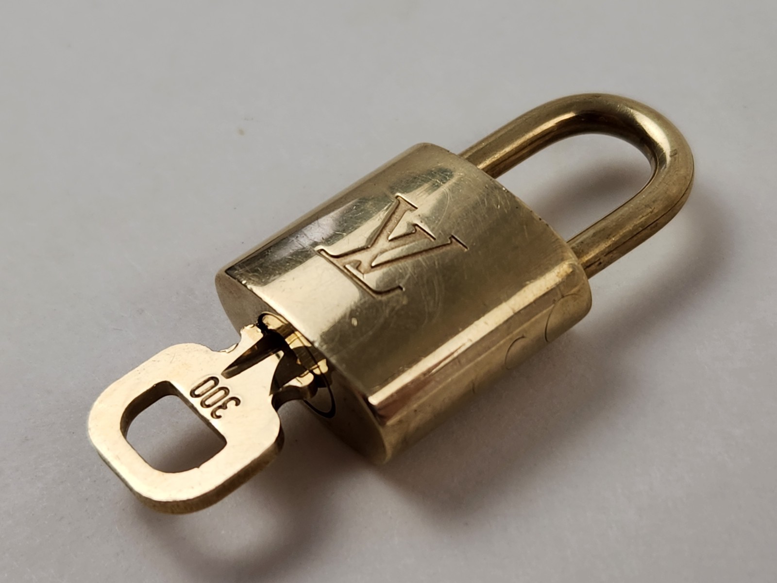Authentic Louis Vuitton PadLock Solid Lock Key Br… - image 8