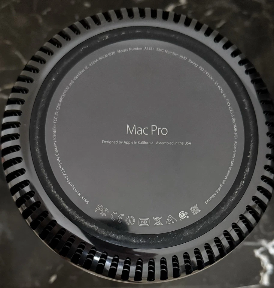 Apple Mac Pro (finales de 2013)-6 Core Xeon 3,5 GHz/32 GB RAM/Dual FirePro D700/Caja original Foto 3 de 4