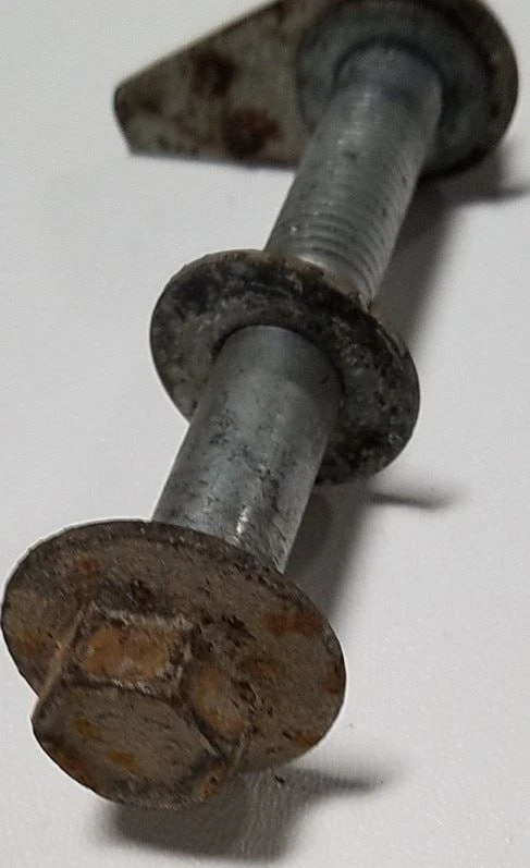 1993 1994 1995 1996 1997 1998 Lincoln Mark VIII Rear Shock Lower Control Arm Bol - Image 3 of 4