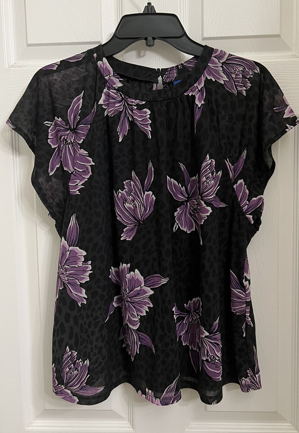 Women’s Apt 9 Floral Blouse, Size Large. New Without Tags.