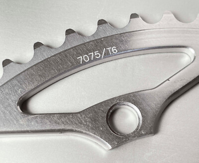 Plateaux de vélo argentés Campagnolo