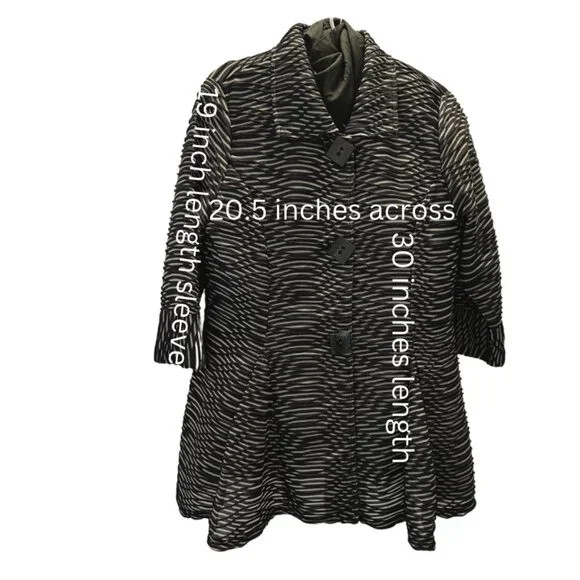 Fashionable Button Down Light Jacket in Black and… - image 3