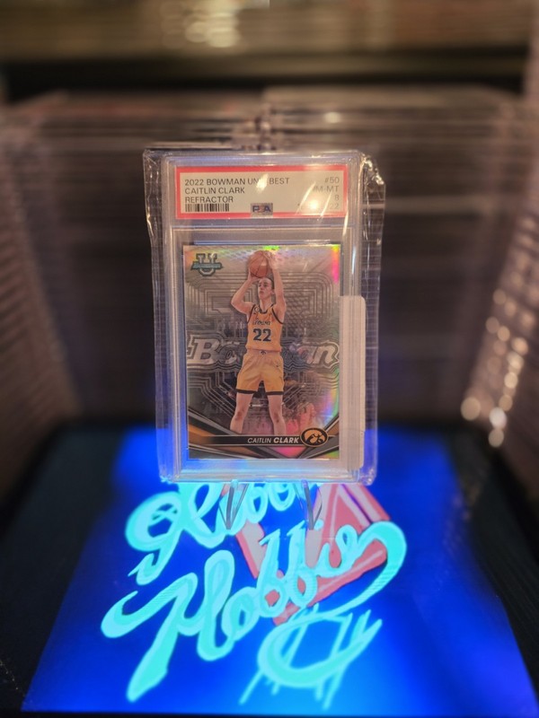 2022 BOWMAN UNIVERSITY BEST REFRACTOR #50 CAITLIN CLARK PSA 8