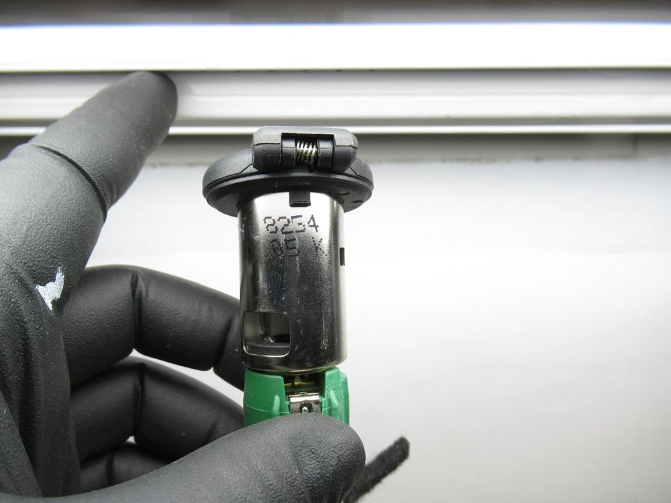 2014-2021 Jeep cherokee 12V DC accessory power outlet 68160364AA OEM - Image 2 of 4