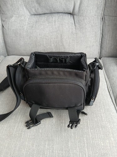 Kodak Large Black Nylon Camera Bag with Side Pockets and Detachable Pouch - Picture 6 of 11