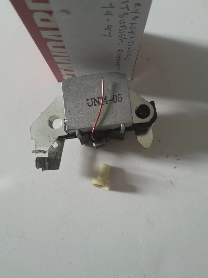 VOLTAGE REGULATOR - Image 3 of 4