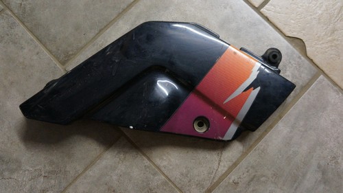93-98 Suzuki GSXR 1100 Left Side Cover White Blue 47611-17E01  MP333