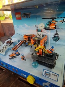 Lego City " Arctic base camp " NEW light up rotating store display 60036