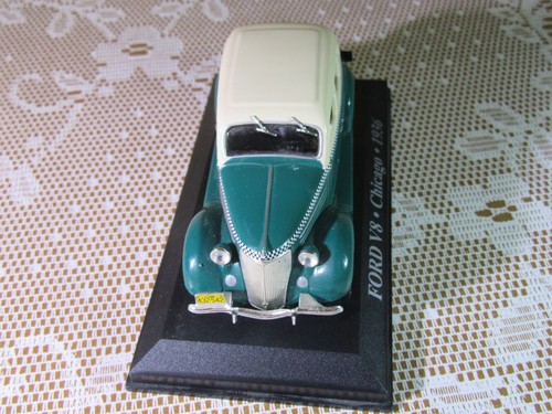 205Z ixo altaya 20 Ford V8 Chicago 1936 Green Taxis of the World 1:43 - Picture 3 of 7
