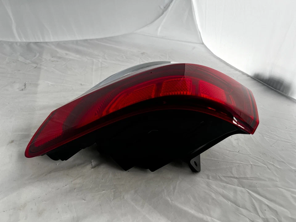 Jeep Grand Cherokee 2020-2022 luz trasera exterior LED * DERECHA * OEM 68471328AA Foto 4 de 4