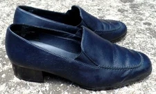 PAYLESS Women's Dark Blue 1" Heel Pumps Size 8W