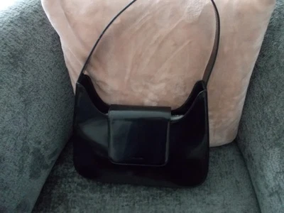 sac LANCEL sixtine vintage noir vernis taille moyenne très bon état - Photo 1/3